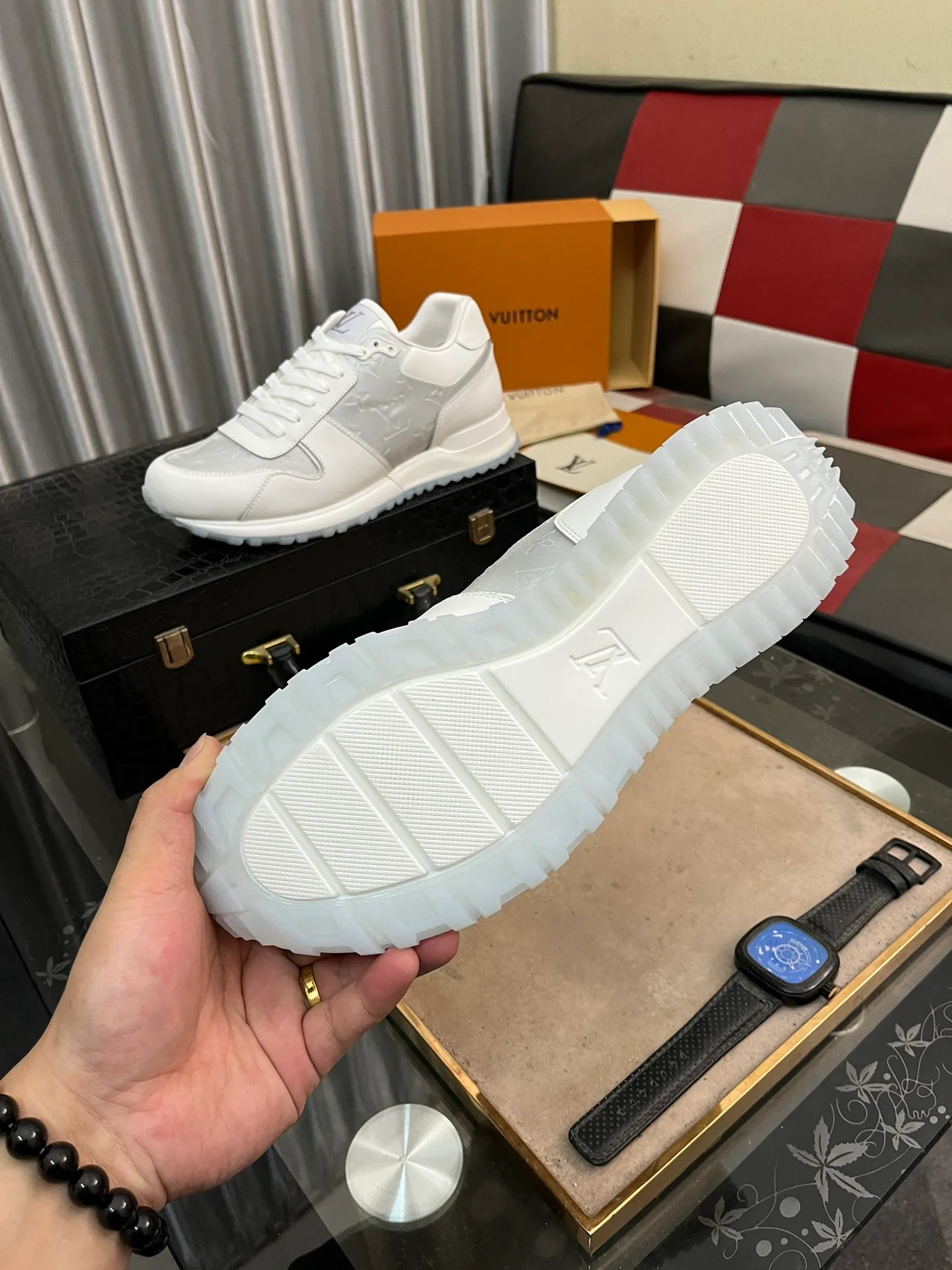 Men's shoes 💰540⌚️⌚️LV Louis Vuitton. The latest fashionable casual shoes are popular in physical stores. New spring and summer comfortable imported custom original cowhide, unique jacquard fabric element design. With sheepskin lining, Lv original base, [sun][sun] high-end packaging and high quality💪Details determine quality, code number 38-44
